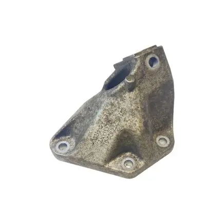 BMW 5 F10 F11 Engine mounting bracket 6777622