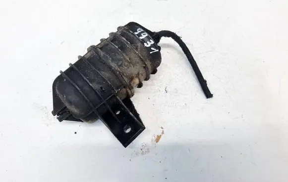 Vacuum air tank