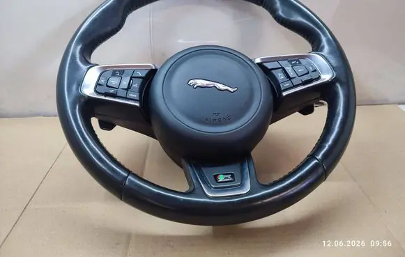 Jaguar XE Steering wheel