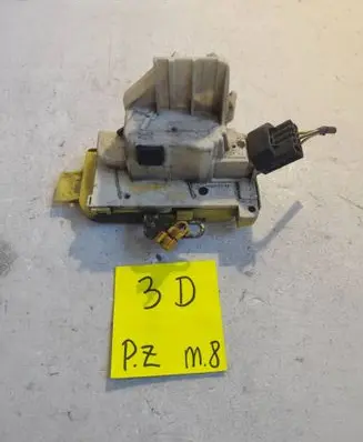 Ford Mondeo MK II Rear door lock 8947289