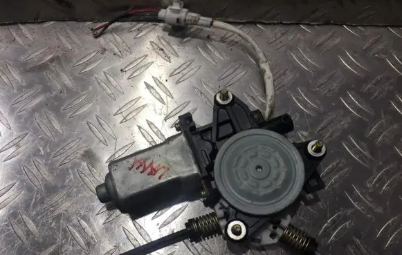 Suzuki Liana Front door window regulator motor 8346076f10 0621009301