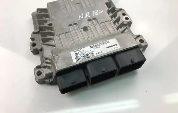 Volvo V70 Engine control unit/module ECU 31355792 S180134104A