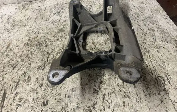 Audi A4 S4 B8 8K Gearbox mounting bracket