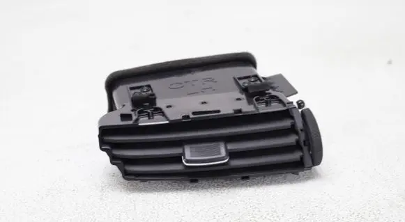 Nissan X-Trail T32 Dash center air vent grill 687505AA0A