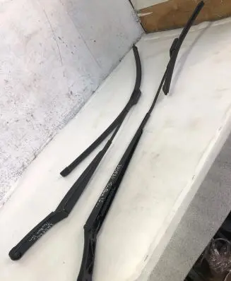 Volkswagen Touran III Windshield/front glass wiper blade 5tb955409