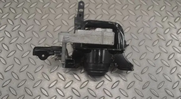 Toyota RAV 4 (XA50) Engine mount bracket 1210730