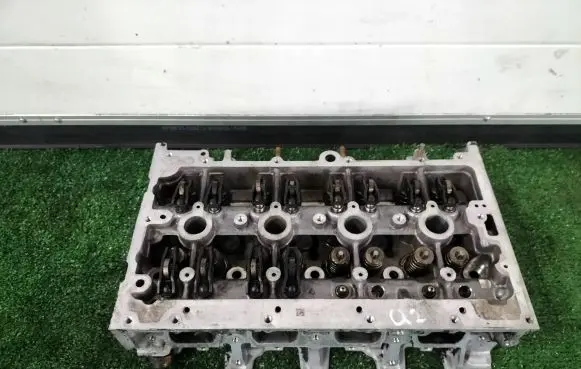 Volkswagen Jetta VI Engine head 05E103404F