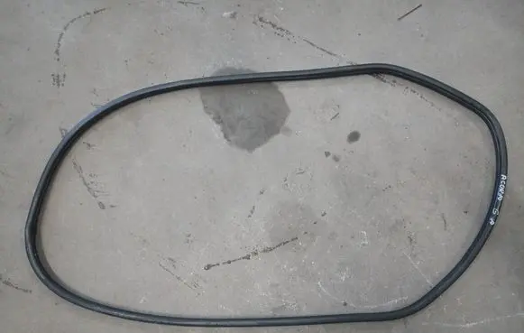 Honda Accord Rear door rubber seal (on body) 