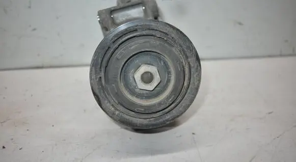 Volkswagen Tiguan Air conditioning (A/C) compressor (pump) 5N0820803F