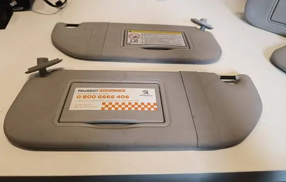 Peugeot 107 Sun visor B04A515