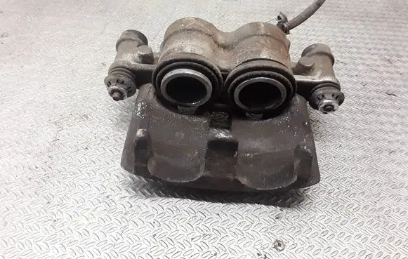 Iveco Daily 35.8 - 9 Front brake caliper 
