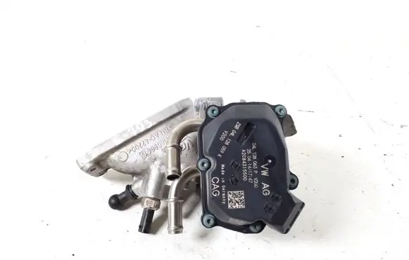 Volkswagen Golf VII Throttle valve 04L128063P