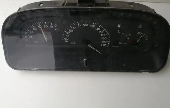 Renault Laguna I Speedometer (instrument cluster) 21623667