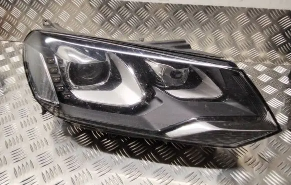 Volkswagen Touareg II Headlight/headlamp 7P1941752