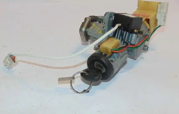 Mazda 323 Ignition lock BD7F66939