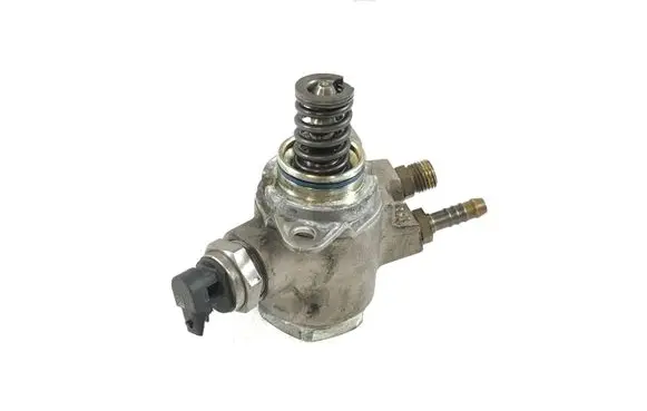 Audi A6 C7 Fuel injection high pressure pump 07L127026AB