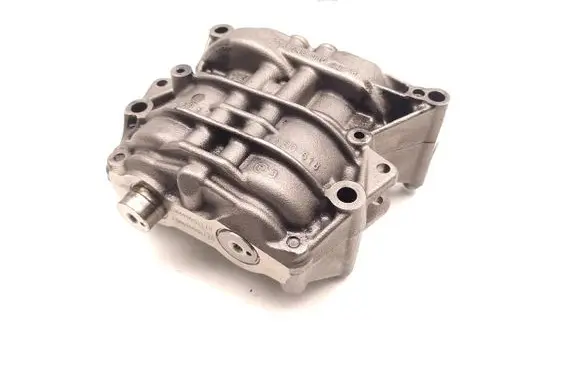 Mercedes-Benz E AMG W212 Oil pump balance shaft A6460100238