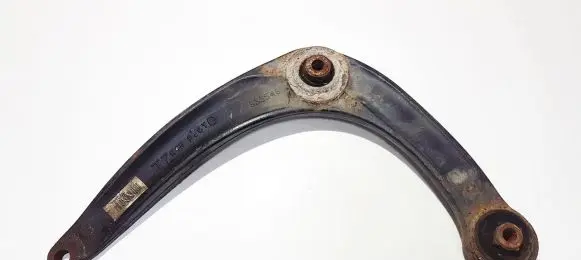 Peugeot 308 Front lower control arm/wishbone 833548