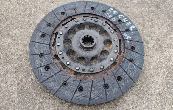 Jeep Cherokee KJ Clutch pressure plate 52104303AK