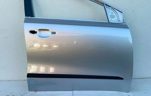 KIA Sportage Front door 
