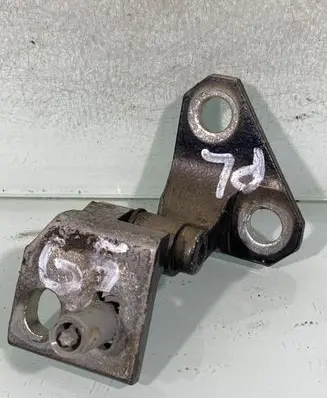 Volkswagen Golf V Front door upper hinge