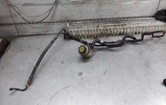 Power steering hose/pipe/line