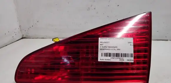 Peugeot 607 Tailgate rear/tail lights