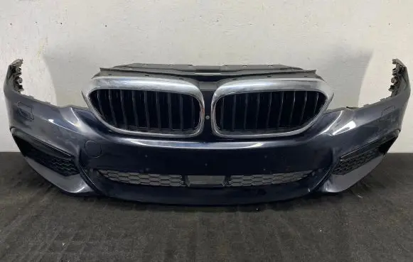 BMW 5 G30 G31 Front bumper 8070202