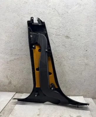 (B) pillar trim (bottom)