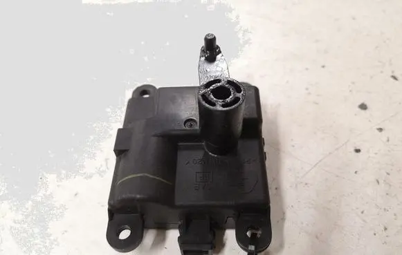 Nissan Qashqai+2 Air flap motor/actuator 2774300A01
