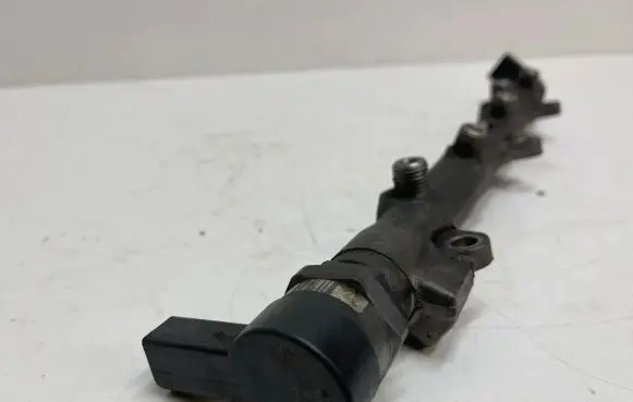 BMW 1 E81 E87 Fuel main line pipe 7787164 0445214030