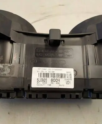 Skoda Yeti (5L) Speedometer (instrument cluster) 5L0920800H A2C53296334 A2C53296335