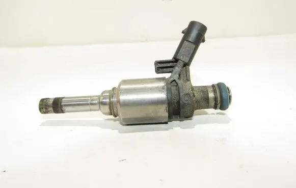 Volkswagen Scirocco Fuel injector 06H906036G