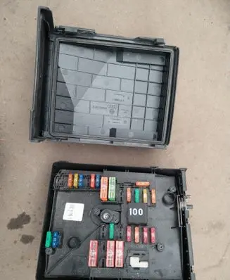 Skoda Superb B6 (3T) Fuse box set 1K0937132