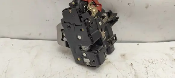 Audi A4 S4 B6 8E 8H Rear door lock 8E0839015C