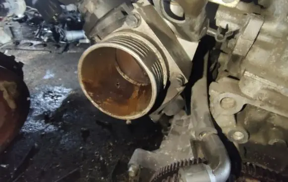 Volvo S40, V40 Throttle valve 9186780