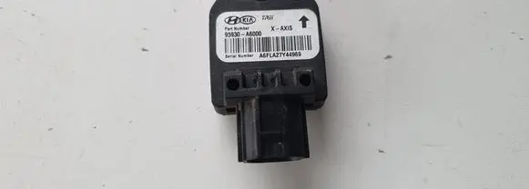 Hyundai i30 Airbag deployment crash/impact sensor
