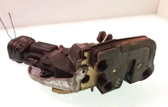 Suzuki Grand Vitara I Rear door lock