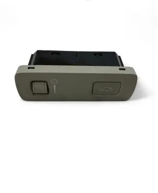 Tailgate opening switch
