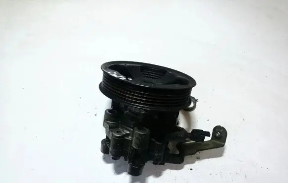 Toyota Corolla Verso AR10 Power steering pump u4l23623