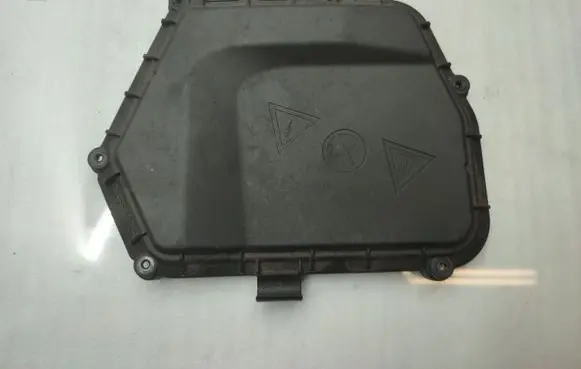 BMW X3 F25 Fuse box cover 8509910