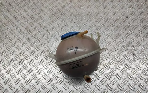 Volkswagen Jetta VI Coolant expansion tank/reservoir 