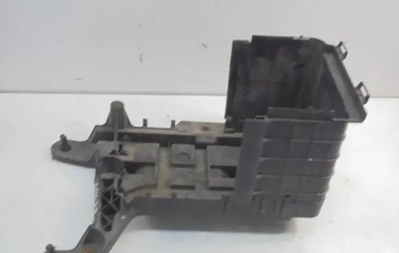 Audi A3 S3 8P Battery tray 1K0915333B