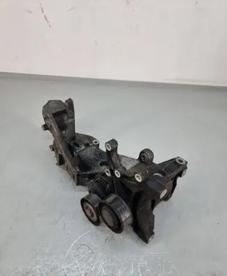 Audi Q5 SQ5 Generator/alternator bracket 03l903143h