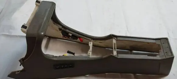 Jaguar XJ X40 Center console