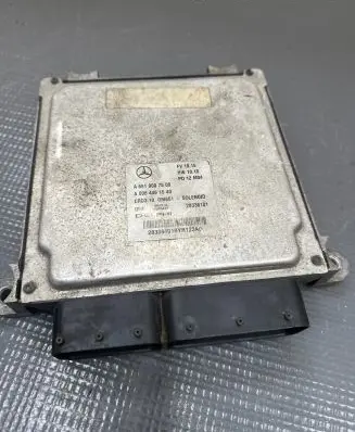 Mercedes-Benz E W212 Engine control unit/module A6519007500 28336101 A0064461540