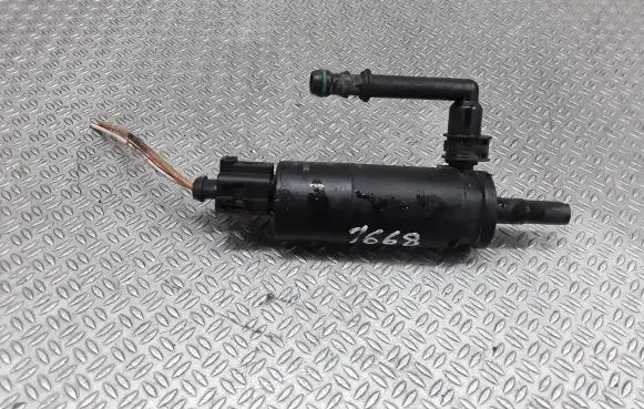 Volkswagen Golf V Headlight washer pump 3B7955681
