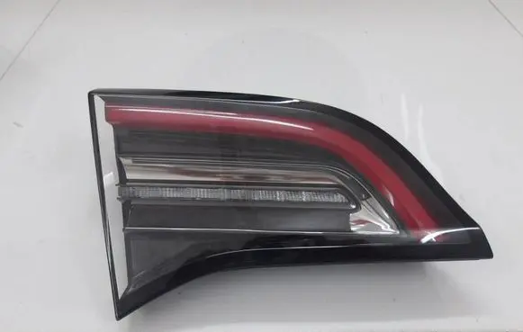 Tesla Model 3 Tailgate rear/tail lights 01534201