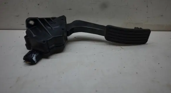 Subaru Outback (BS) Accelerator throttle pedal 36010AL090