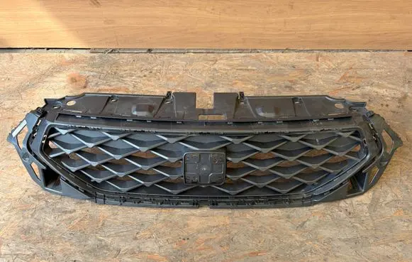 Seat Ateca Front bumper upper radiator grill 575853654 22683